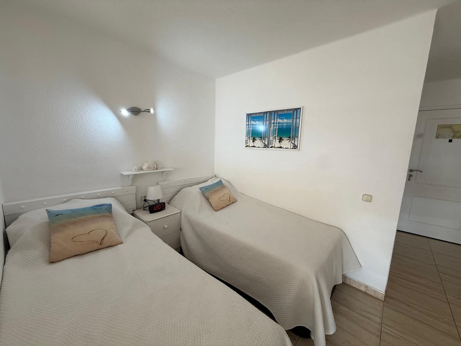 Studio for sale in Playa Fanabe with pool - € 239,950 (Ref: 9430363)