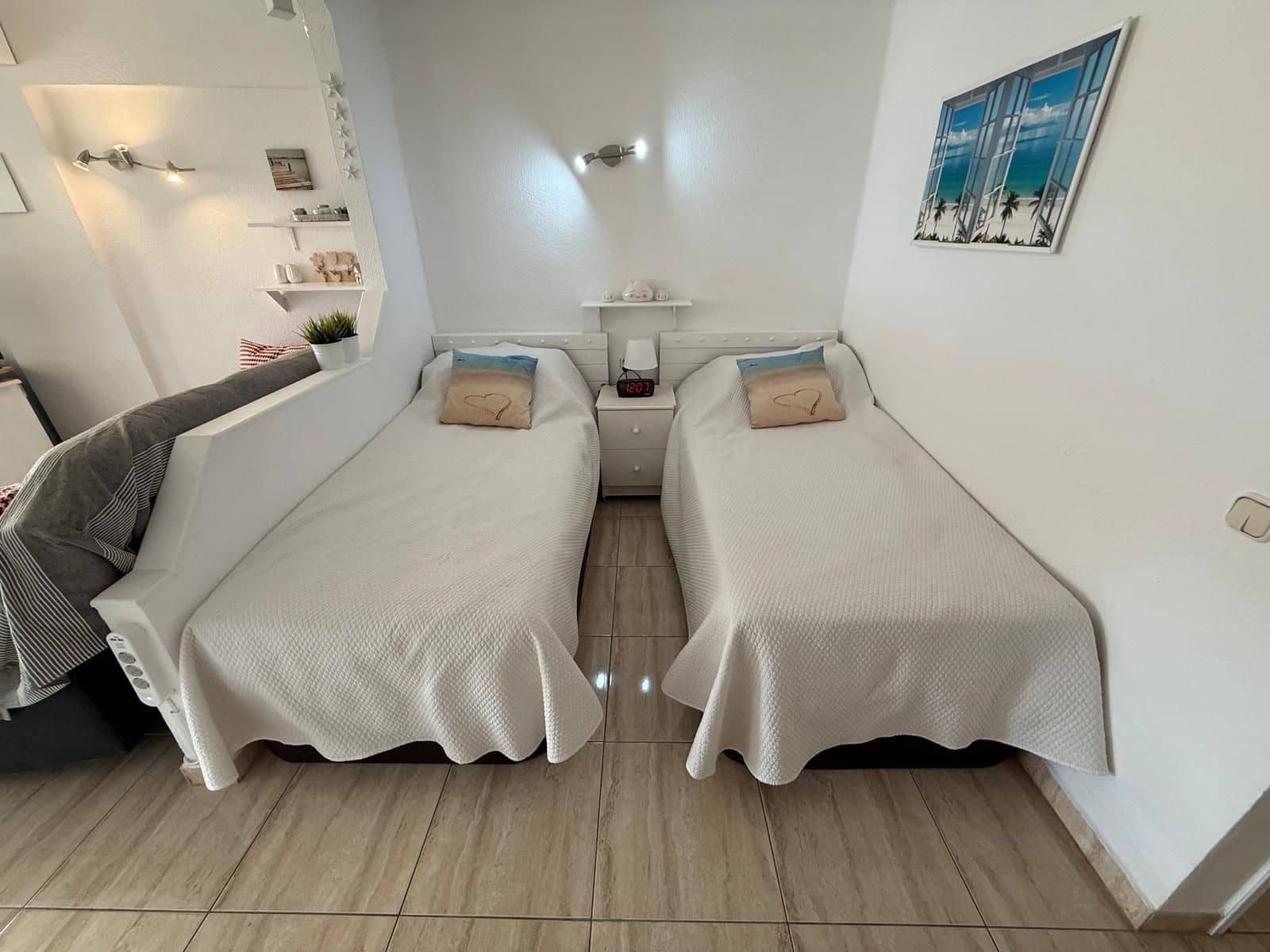 Studio for sale in Playa Fanabe with pool - € 239,950 (Ref: 9430363)