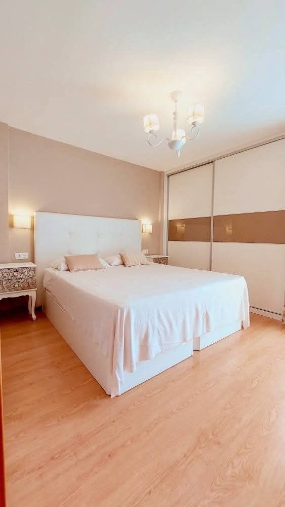 3 soverom Villa til salgs i Playa Paraiso med svømmebasseng garasje - € 600 000 (Ref: 9445881)