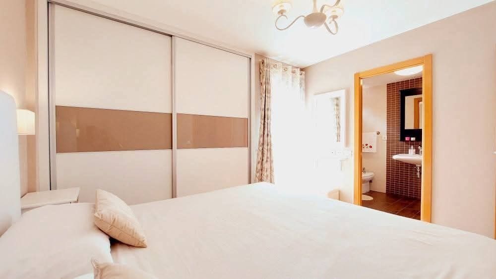 3 soverom Villa til salgs i Playa Paraiso med svømmebasseng garasje - € 600 000 (Ref: 9445881)