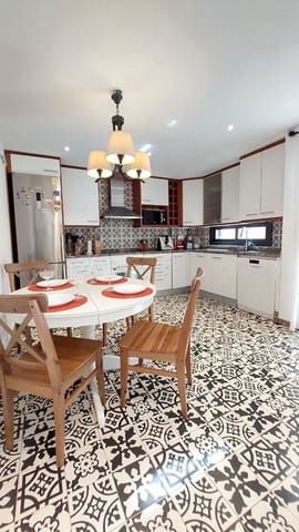 3 soverom Villa til salgs i Playa Paraiso, Adeje med svømmebasseng garasje - € 600 000 (Ref: 9445881)