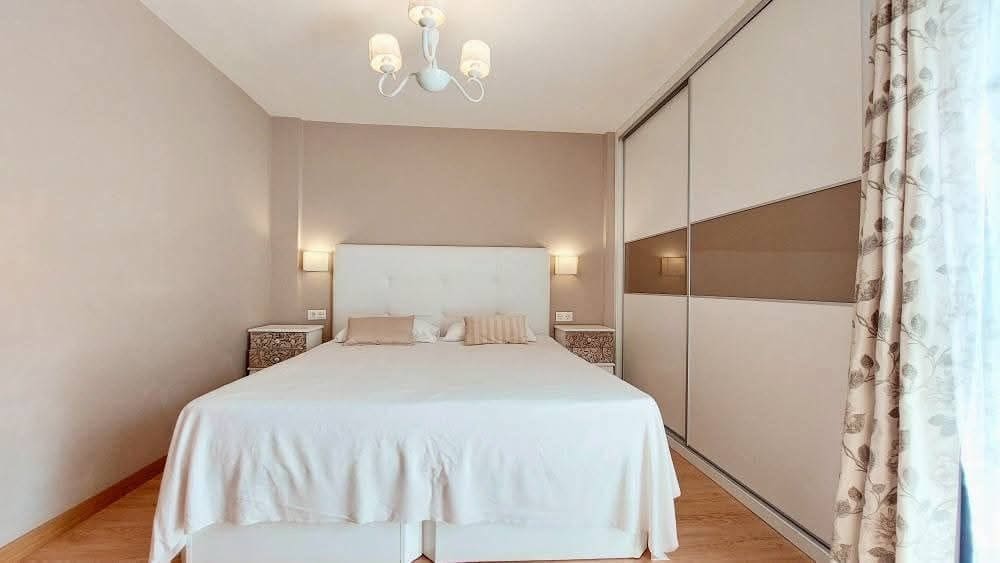 3 soverom Villa til salgs i Playa Paraiso med svømmebasseng garasje - € 600 000 (Ref: 9445881)