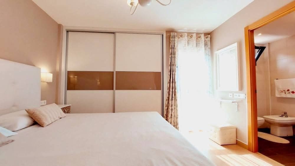 3 soverom Villa til salgs i Playa Paraiso med svømmebasseng garasje - € 600 000 (Ref: 9445881)