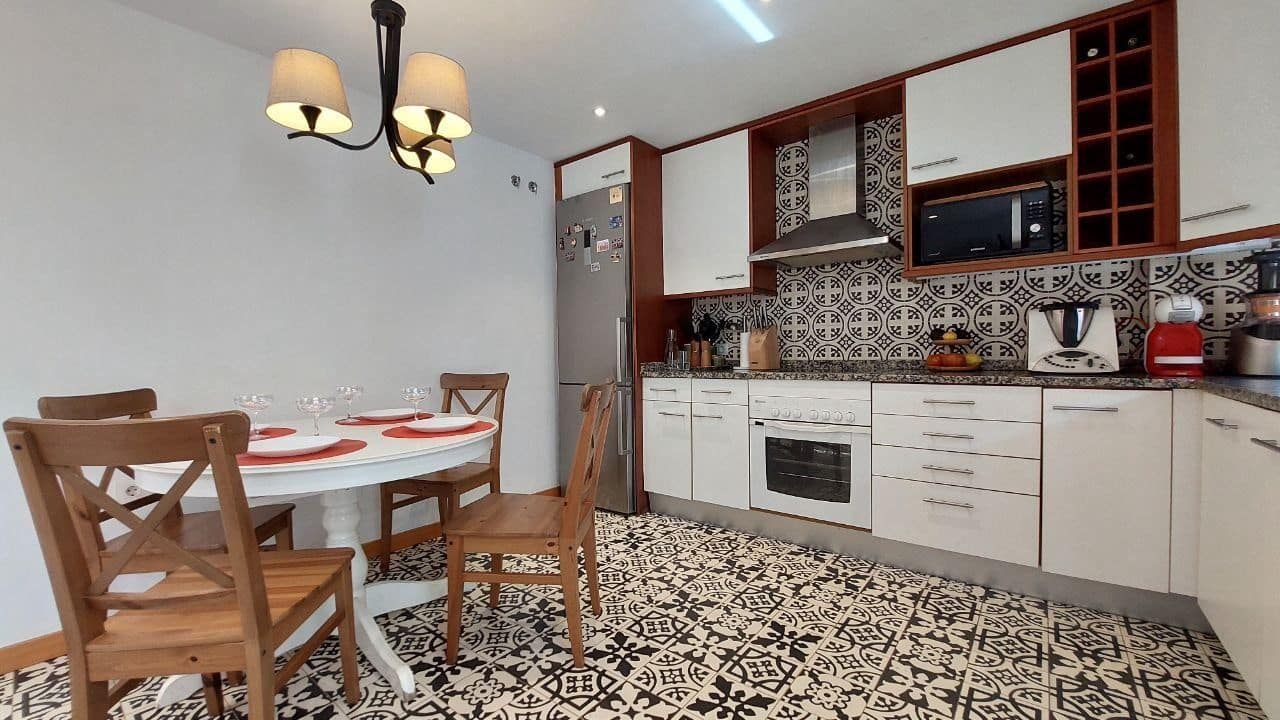 3 soverom Villa til salgs i Playa Paraiso med svømmebasseng garasje - € 600 000 (Ref: 9445881)