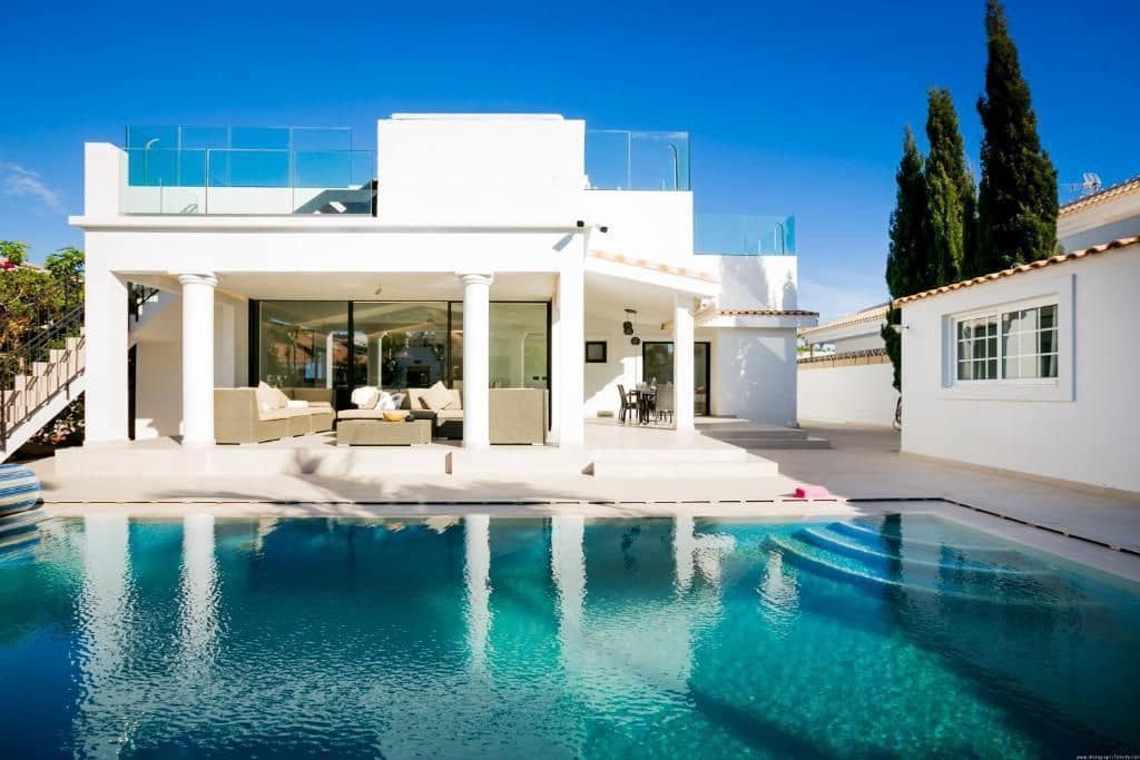 4 slaapkamer Villa te huur in Palm-Mar met zwembad garage - € 8.500 (Ref: 9451967)