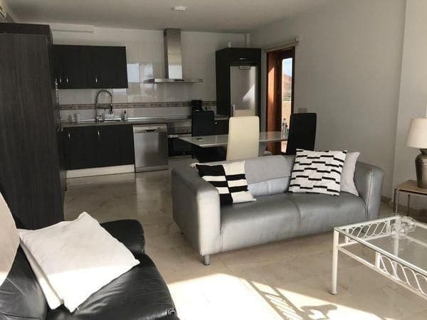 4 slaapkamer Villa te huur in Adeje met zwembad garage - € 4.300 (Ref: 9461808)