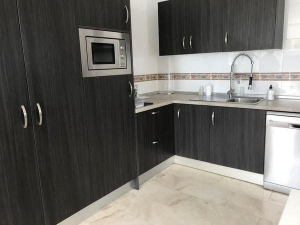 4 slaapkamer Villa te huur in Adeje met zwembad garage - € 4.300 (Ref: 9461808)