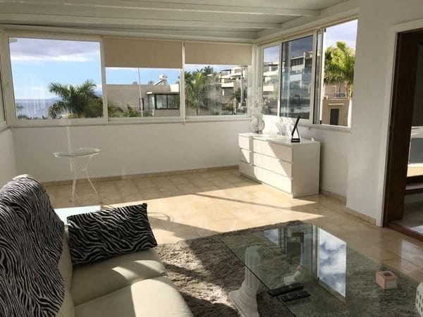 4 slaapkamer Villa te huur in Adeje met zwembad garage - € 4.300 (Ref: 9461808)