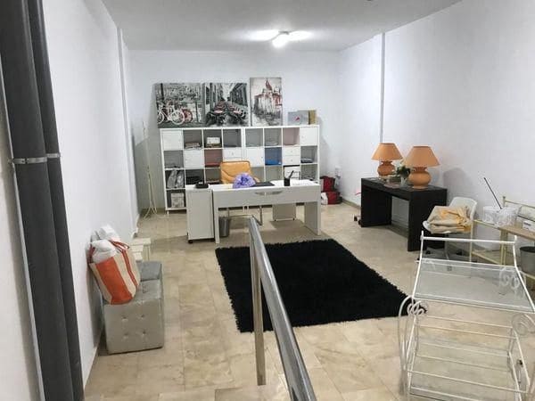 4 slaapkamer Villa te huur in Adeje met zwembad garage - € 4.300 (Ref: 9461808)