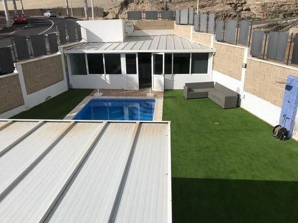 4 slaapkamer Villa te huur in Adeje met zwembad garage - € 4.300 (Ref: 9461808)