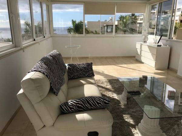 4 slaapkamer Villa te huur in Adeje met zwembad garage - € 4.300 (Ref: 9461808)