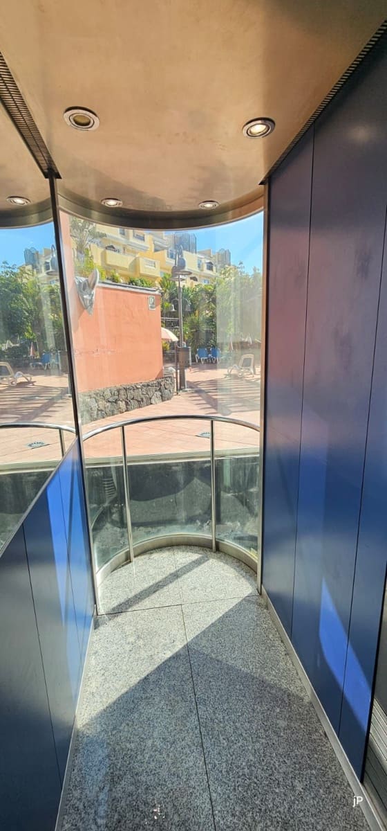 Apartamento de 2 habitaciones en Los Cristianos en alquiler con piscina - 2.000 € (Ref: 9461810)