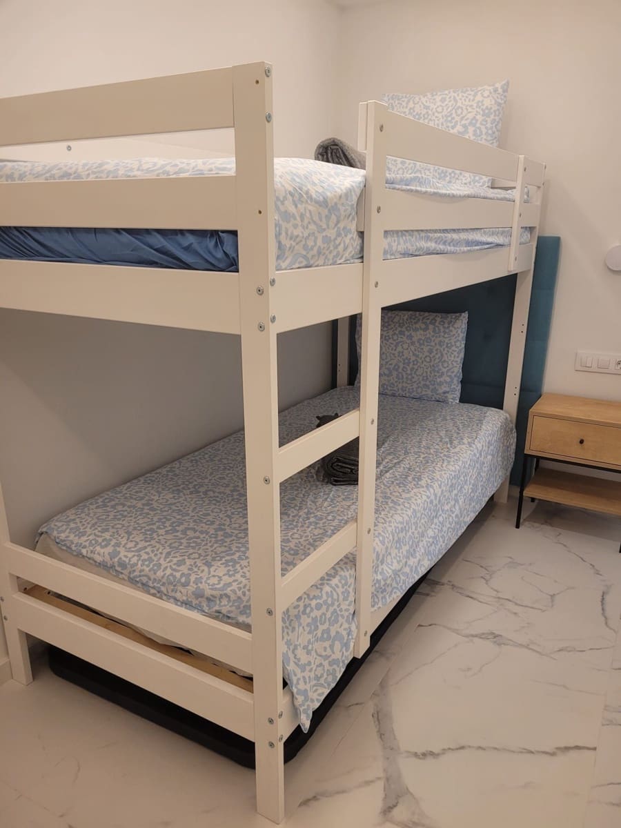 Apartamento de 2 habitaciones en Los Cristianos en alquiler con piscina - 2.000 € (Ref: 9461810)