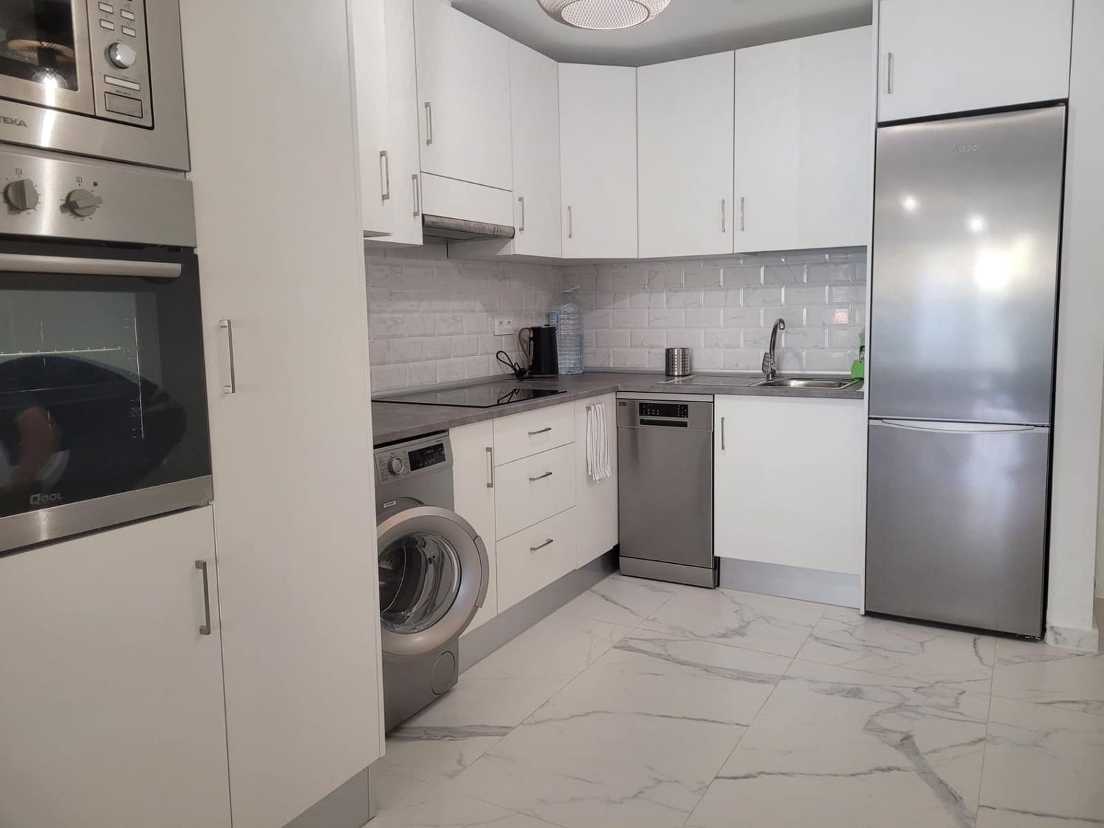 Apartamento de 2 habitaciones en Los Cristianos en alquiler con piscina - 2.000 € (Ref: 9461810)