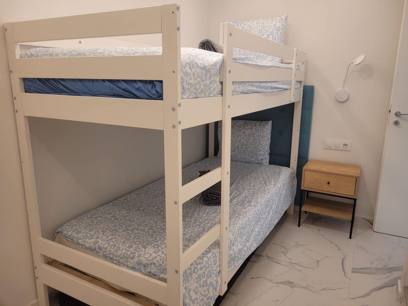 Apartamento de 2 habitaciones en Los Cristianos en alquiler con piscina - 2.000 € (Ref: 9461810)