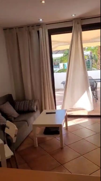 Apartamento de 2 habitaciones en Playa Paraiso en alquiler con piscina - 1.800 € (Ref: 9465315)