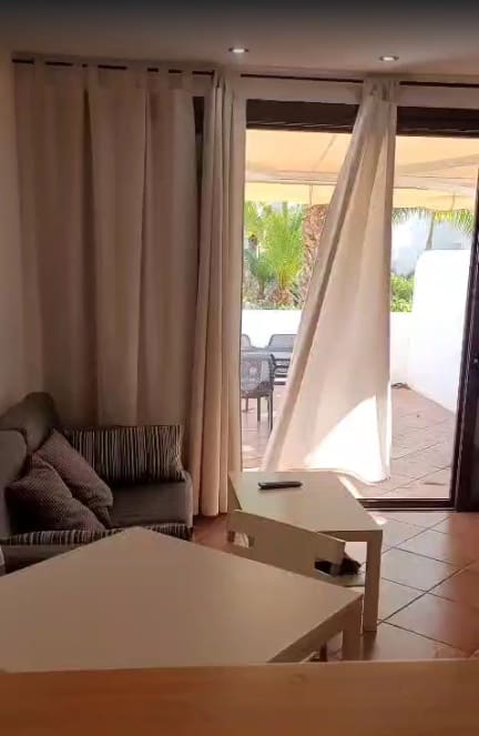 Apartamento de 2 habitaciones en Playa Paraiso en alquiler con piscina - 1.800 € (Ref: 9465315)