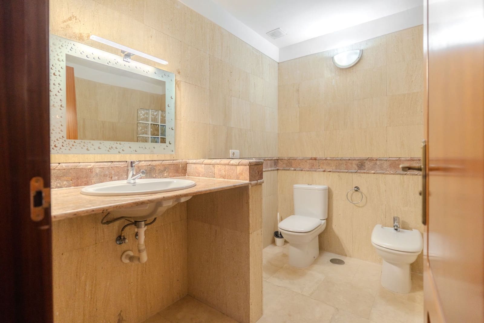 3 makuuhuone Paritalo myytävänä paikassa Playa del Duque mukana uima-altaan - 1 280 000 € (Ref: 9472256)