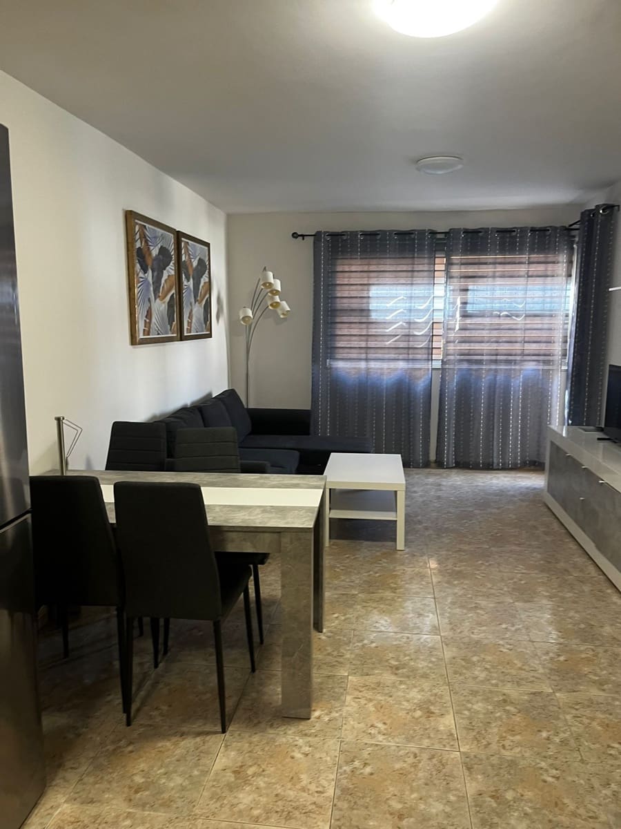 2 soverom Leilighet til leie i El Medano - € 2 000 (Ref: 9472259)