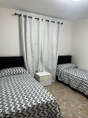 2 soverom Leilighet til leie i El Medano, Granadilla de Abona - € 2 000 (Ref: 9472259)