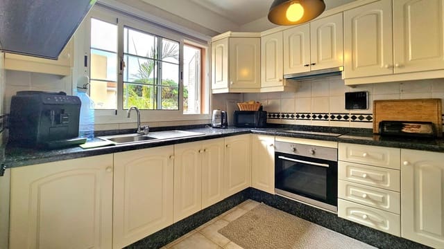 3 quarto Casa em Banda para venda em Chayofa, Arona com piscina - 400 000 € (Ref: 9472260)