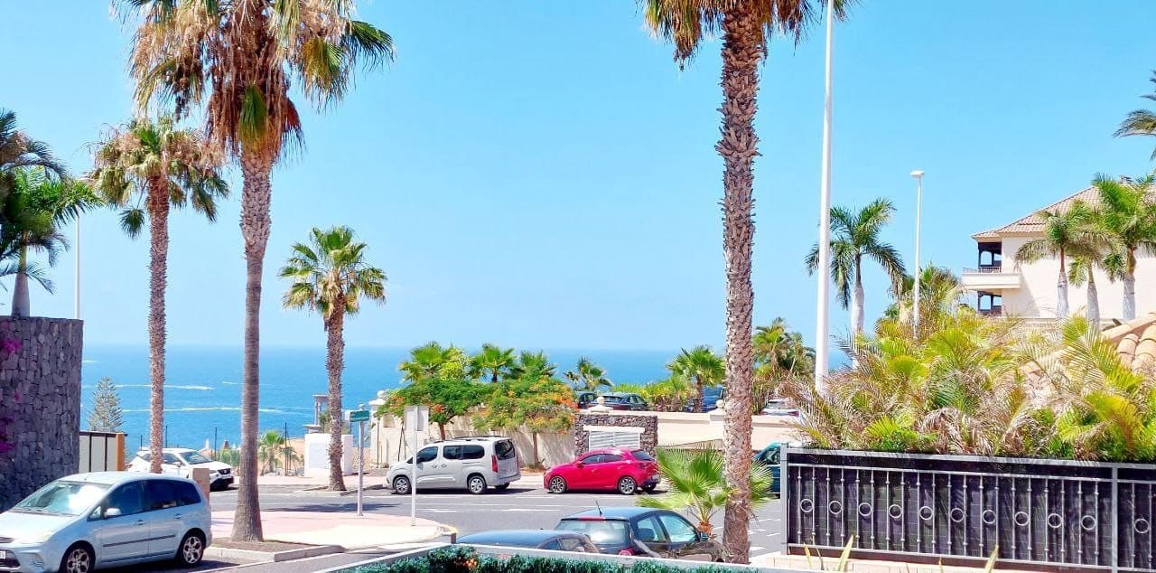 1 makuuhuone Huoneisto myytävänä paikassa Playa del Duque mukana uima-altaan 
autotalli - 460 000 € (Ref: 9472262)