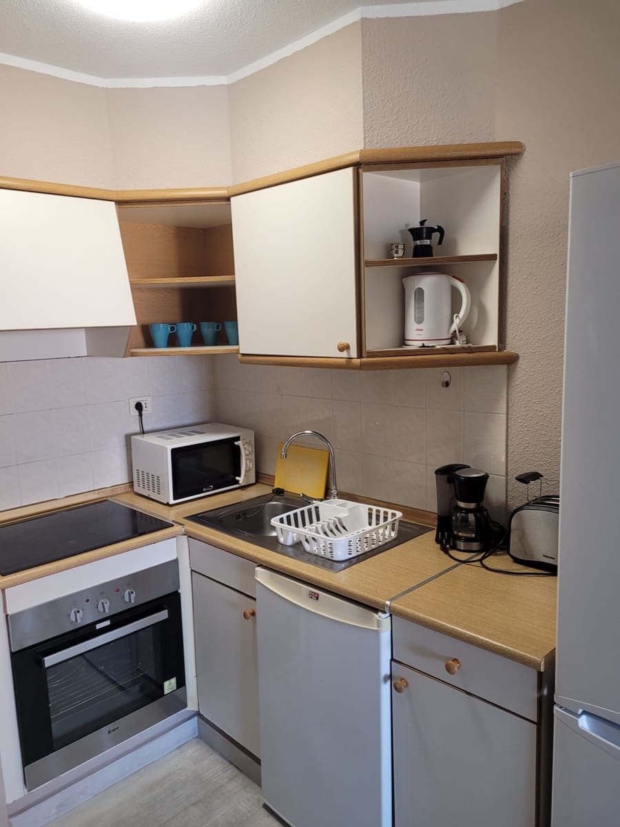 1 quarto Apartamento para arrendar em Los Cristianos com piscina - 1 500 € (Ref: 9473874)
