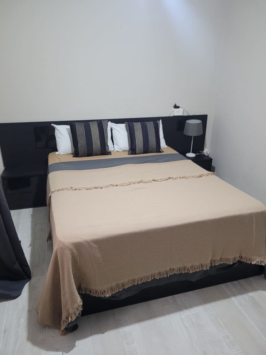 1 quarto Apartamento para arrendar em Los Cristianos com piscina - 1 500 € (Ref: 9473874)