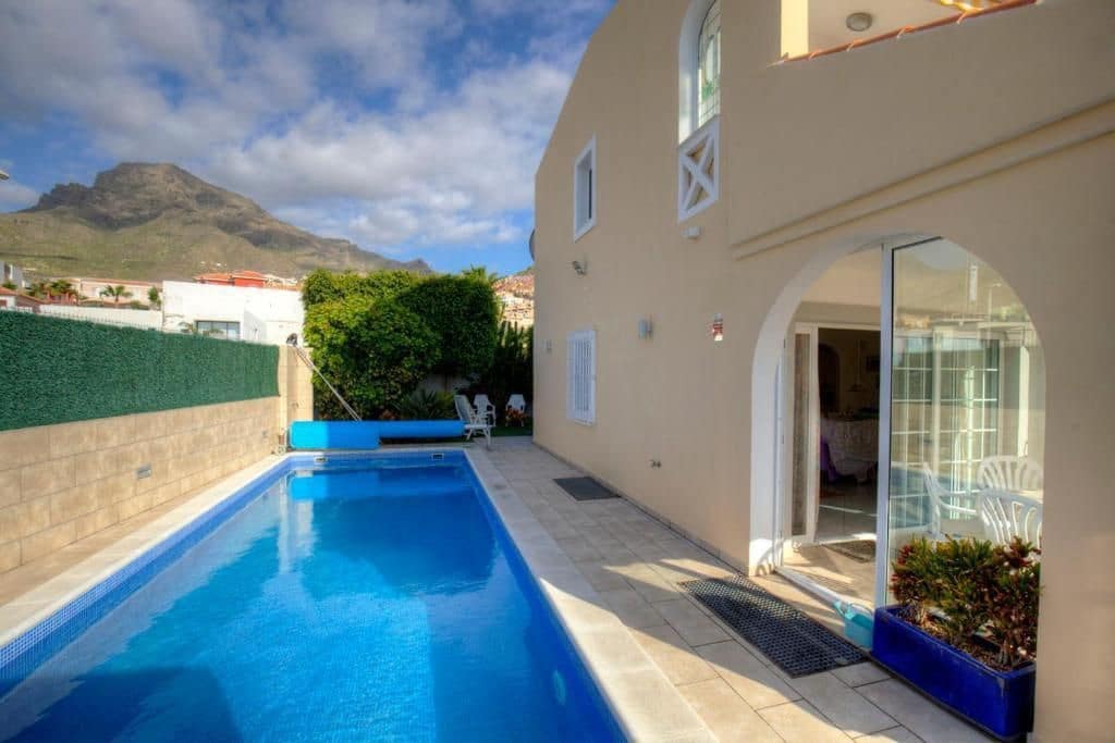 3 bedroom Villa for sale in El Madronal with pool garage - € 849,000 (Ref: 9473877)