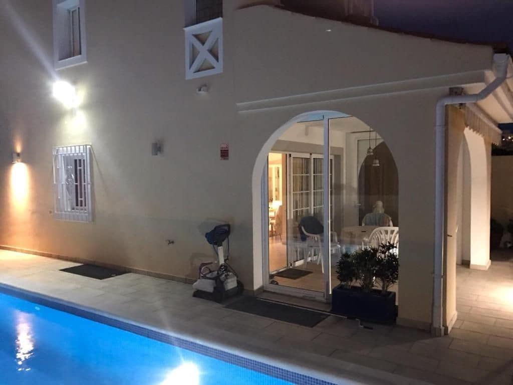 3 bedroom Villa for sale in El Madronal with pool garage - € 849,000 (Ref: 9473877)