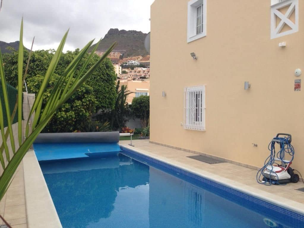 3 bedroom Villa for sale in El Madronal with pool garage - € 849,000 (Ref: 9473877)