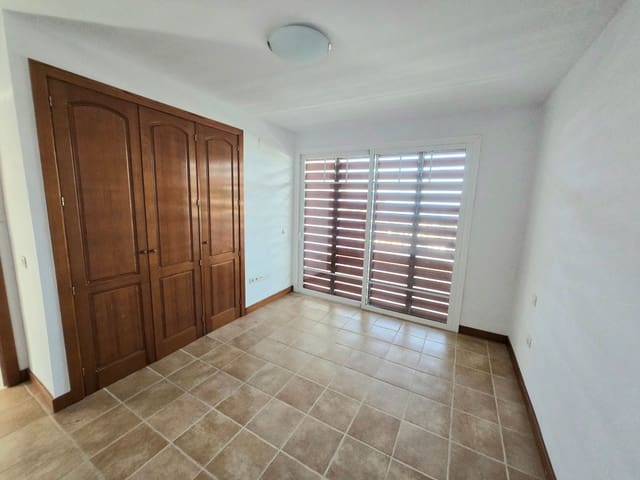 4 bedroom Semi-detached Villa for rent in San Eugenio Alto, Adeje with pool garage - € 3,800 (Ref: 9485209)