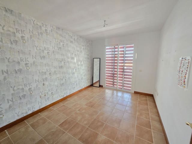 4 bedroom Semi-detached Villa for rent in San Eugenio Alto, Adeje with pool garage - € 3,800 (Ref: 9485209)