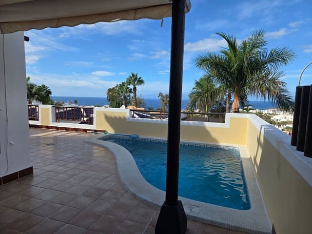 4 bedroom Semi-detached Villa for rent in San Eugenio Alto, Adeje with pool garage - € 3,800 (Ref: 9485209)