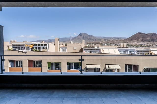 3 makuuhuone Kattohuoneisto vuokrattavana paikassa Los Cristianos, Arona - 2 900 € (Ref: 9485212)