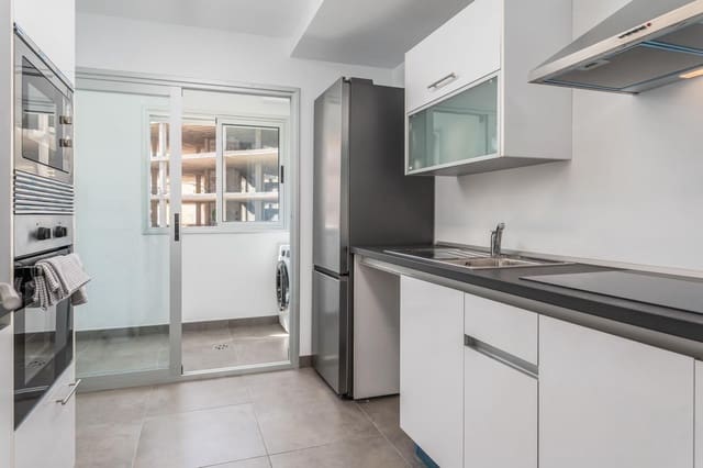 3 makuuhuone Kattohuoneisto vuokrattavana paikassa Los Cristianos, Arona - 2 900 € (Ref: 9485212)