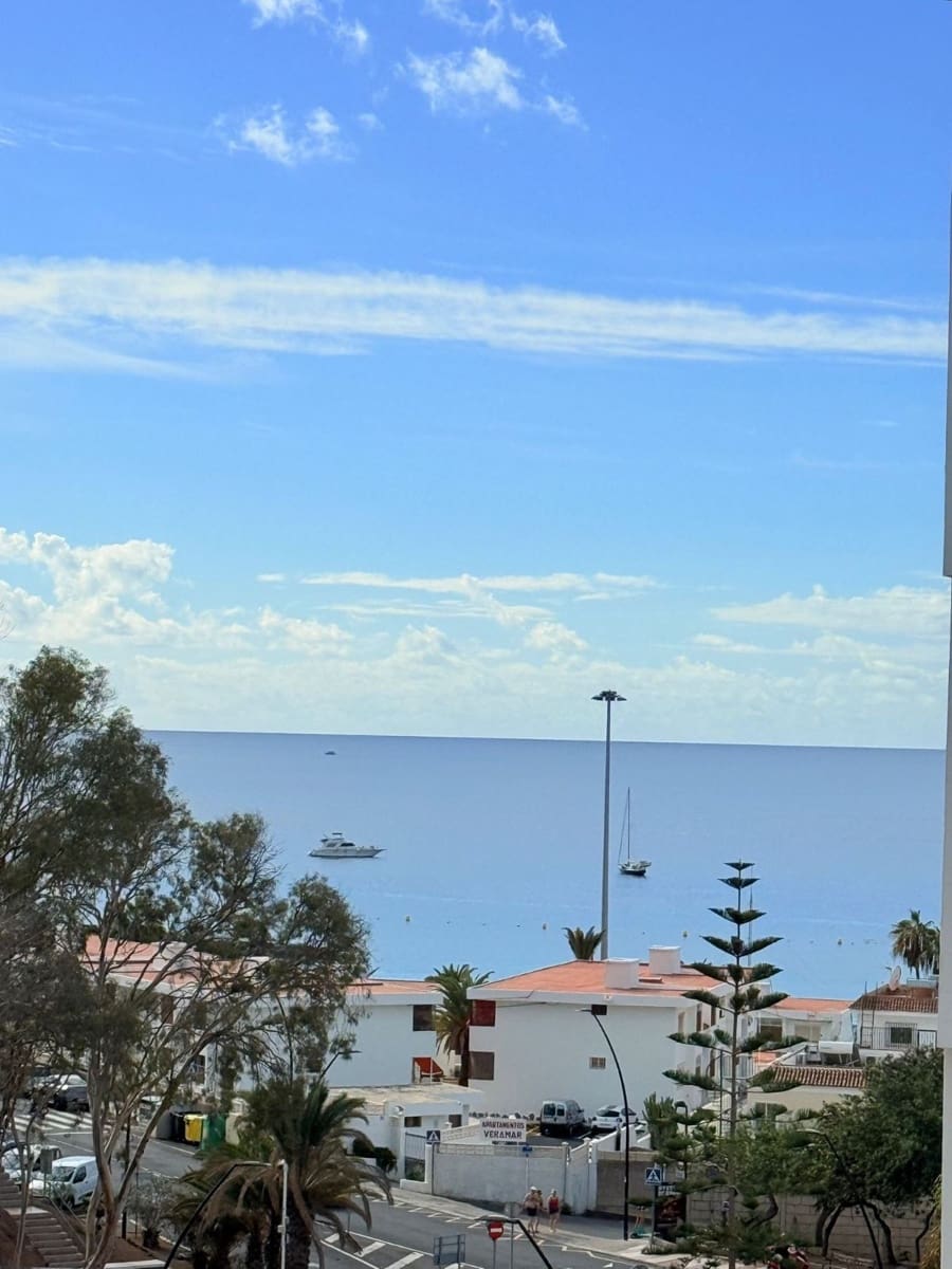 2 bedroom Apartment for sale in Los Cristianos with garage - € 379,000 (Ref: 9491118)