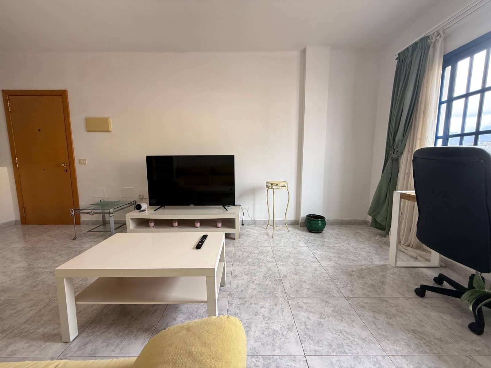 2 slaapkamer Huis te huur in Alcala met garage - € 1.500 (Ref: 9491120)