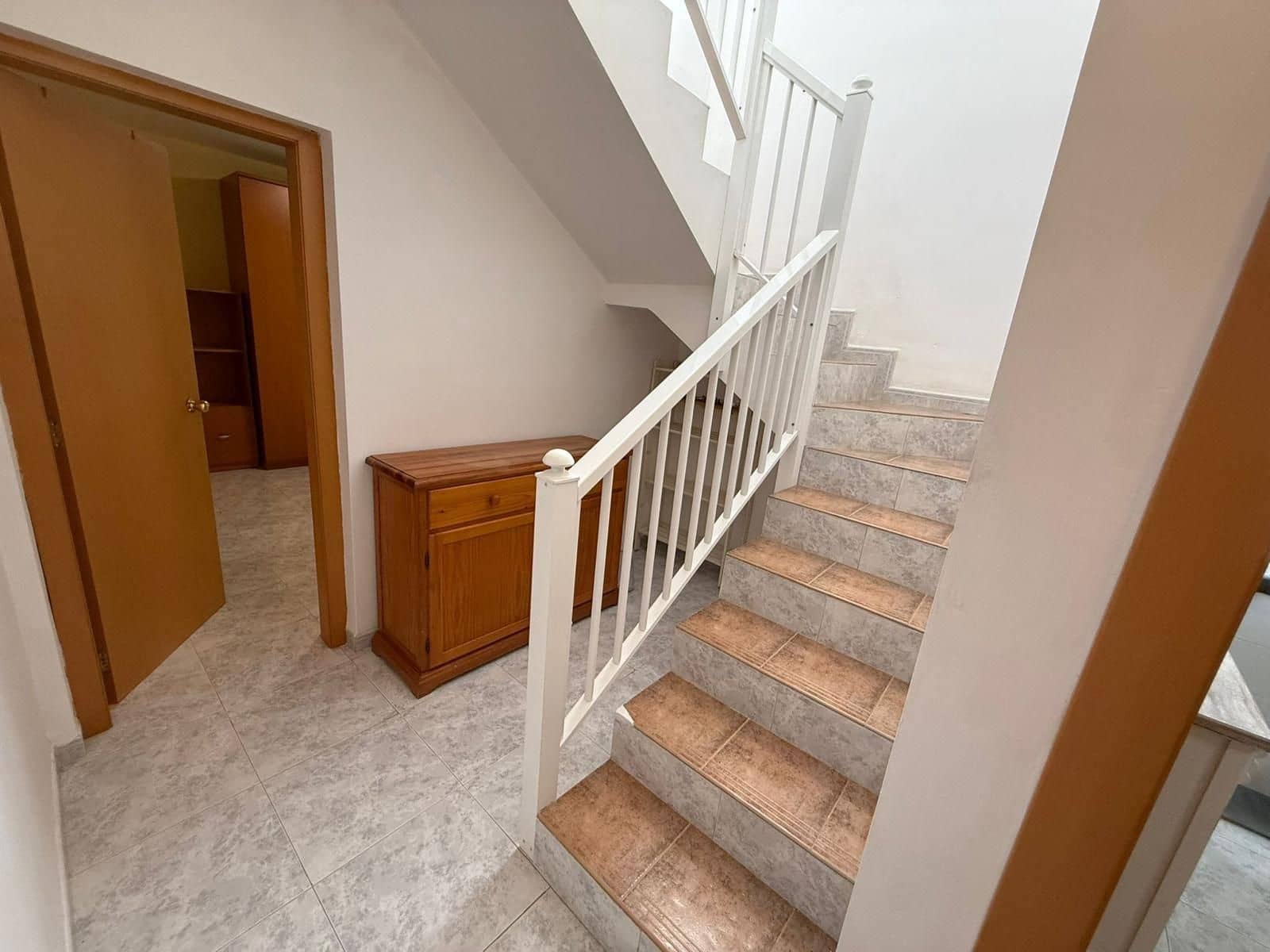 2 slaapkamer Huis te huur in Alcala met garage - € 1.500 (Ref: 9491120)