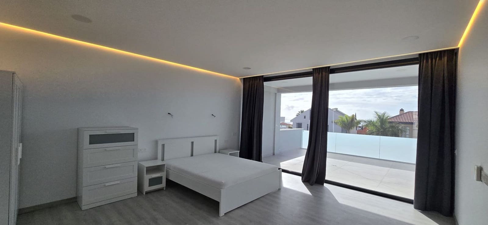 4 bedroom Villa for sale in El Madronal with pool garage - € 1,800,000 (Ref: 9494307)