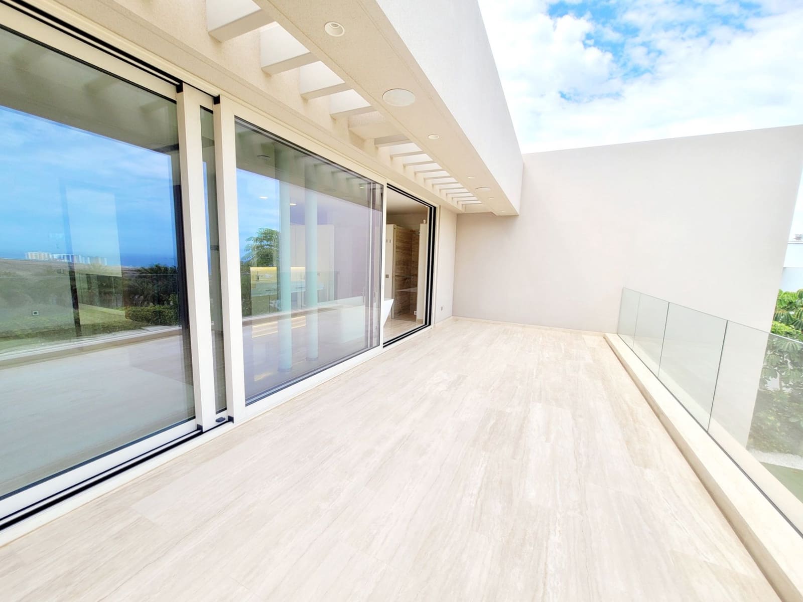 4 bedroom Villa for sale in Costa Adeje with pool garage - € 3,950,000 (Ref: 9494308)