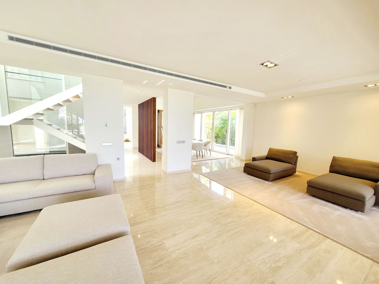 4 bedroom Villa for sale in Costa Adeje with pool garage - € 3,950,000 (Ref: 9494308)