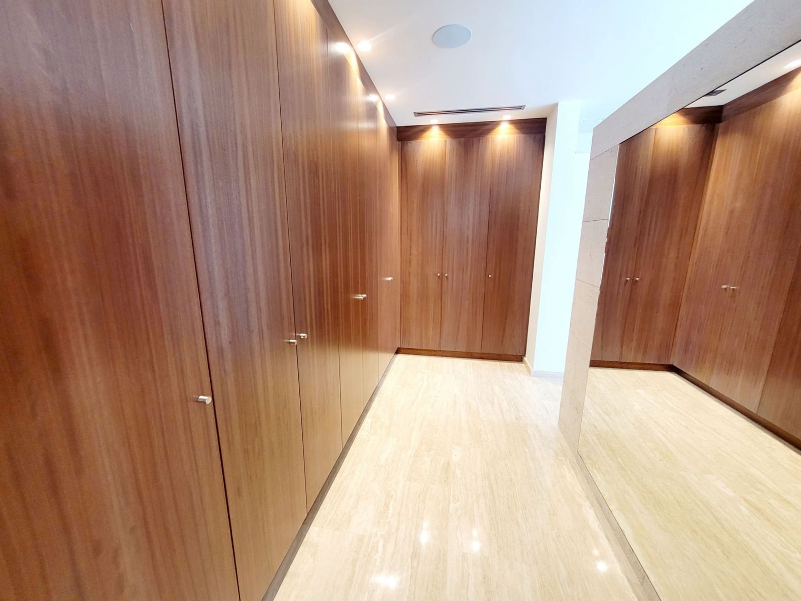 4 bedroom Villa for sale in Costa Adeje with pool garage - € 3,950,000 (Ref: 9494308)