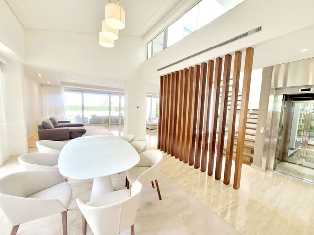 Chalet de 4 habitaciones en Costa Adeje, Adeje en venta con piscina garaje - 3.950.000 € (Ref: 9494308)