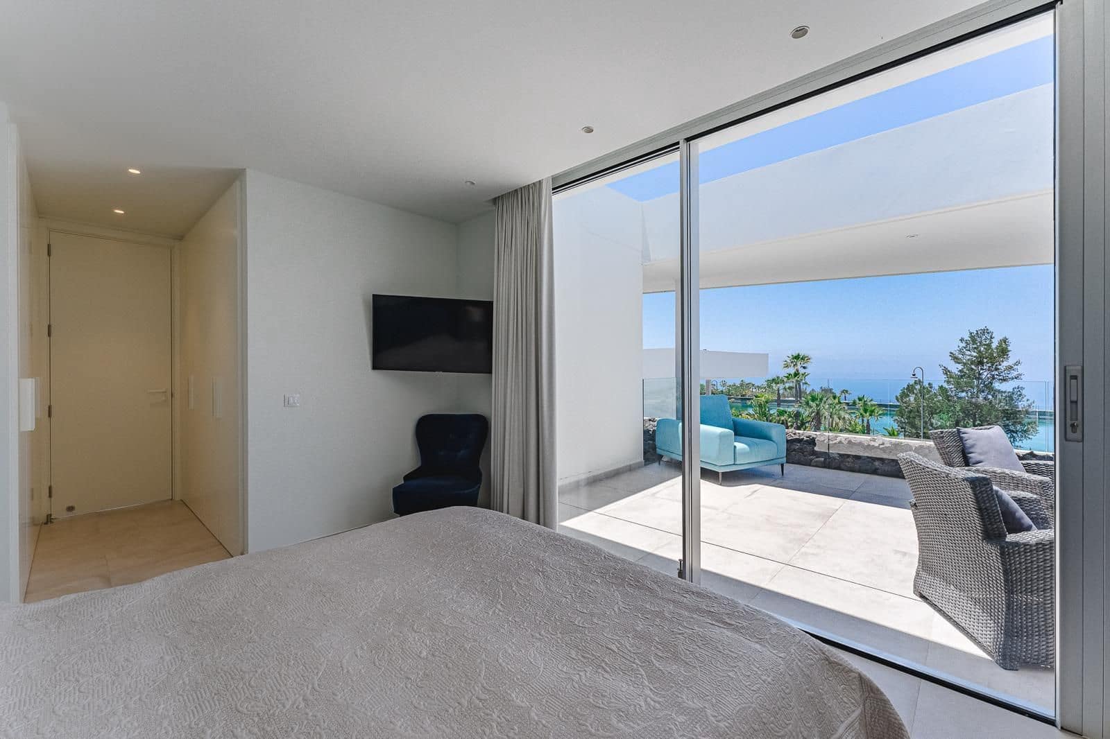 3 bedroom Villa for sale in Guia de Isora with pool garage - € 1,699,000 (Ref: 9496929)