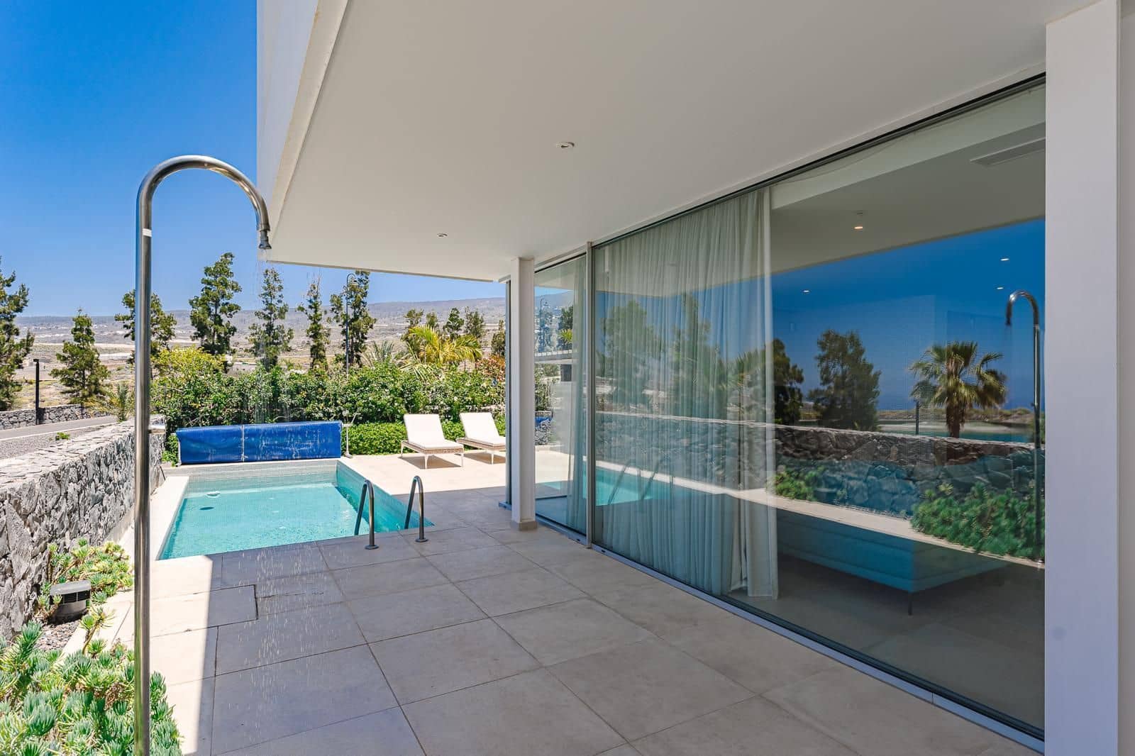 3 bedroom Villa for sale in Guia de Isora with pool garage - € 1,699,000 (Ref: 9496929)