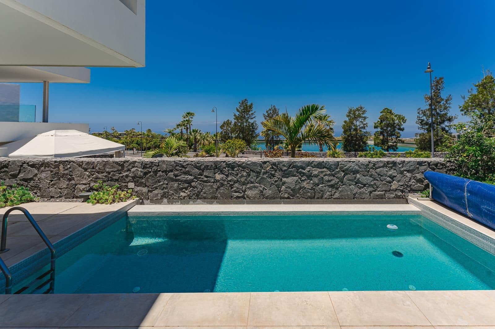 3 bedroom Villa for sale in Guia de Isora with pool garage - € 1,699,000 (Ref: 9496929)