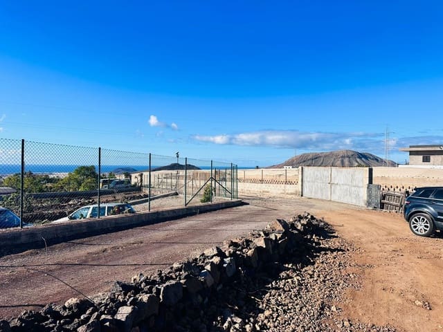 2 bedroom Finca/Country House for sale in Parque de la Reina, Arona - € 355,000 (Ref: 9496932)