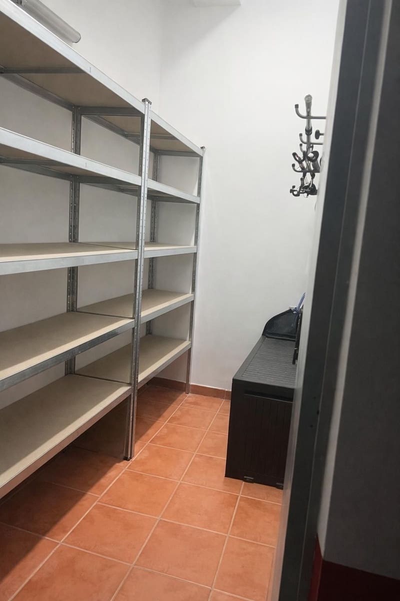 Apartamento de 2 habitaciones en La Caleta en venta con piscina garaje - 995.000 € (Ref: 9503926)