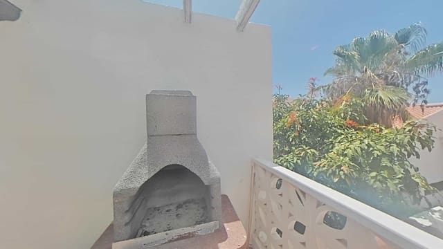 Apartamento de 2 habitaciones en Torviscas, Adeje en venta con piscina - 350.000 € (Ref: 9513250)